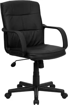 Офисное кресло со средней спинкой из черной мягкой кожи с подлокотниками